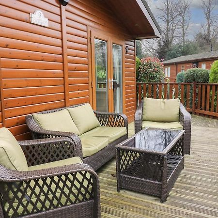 3 The Fairway Villa Cottingham  Exterior photo