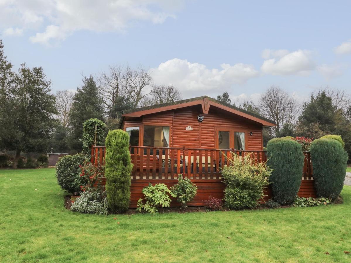 3 The Fairway Villa Cottingham  Exterior photo